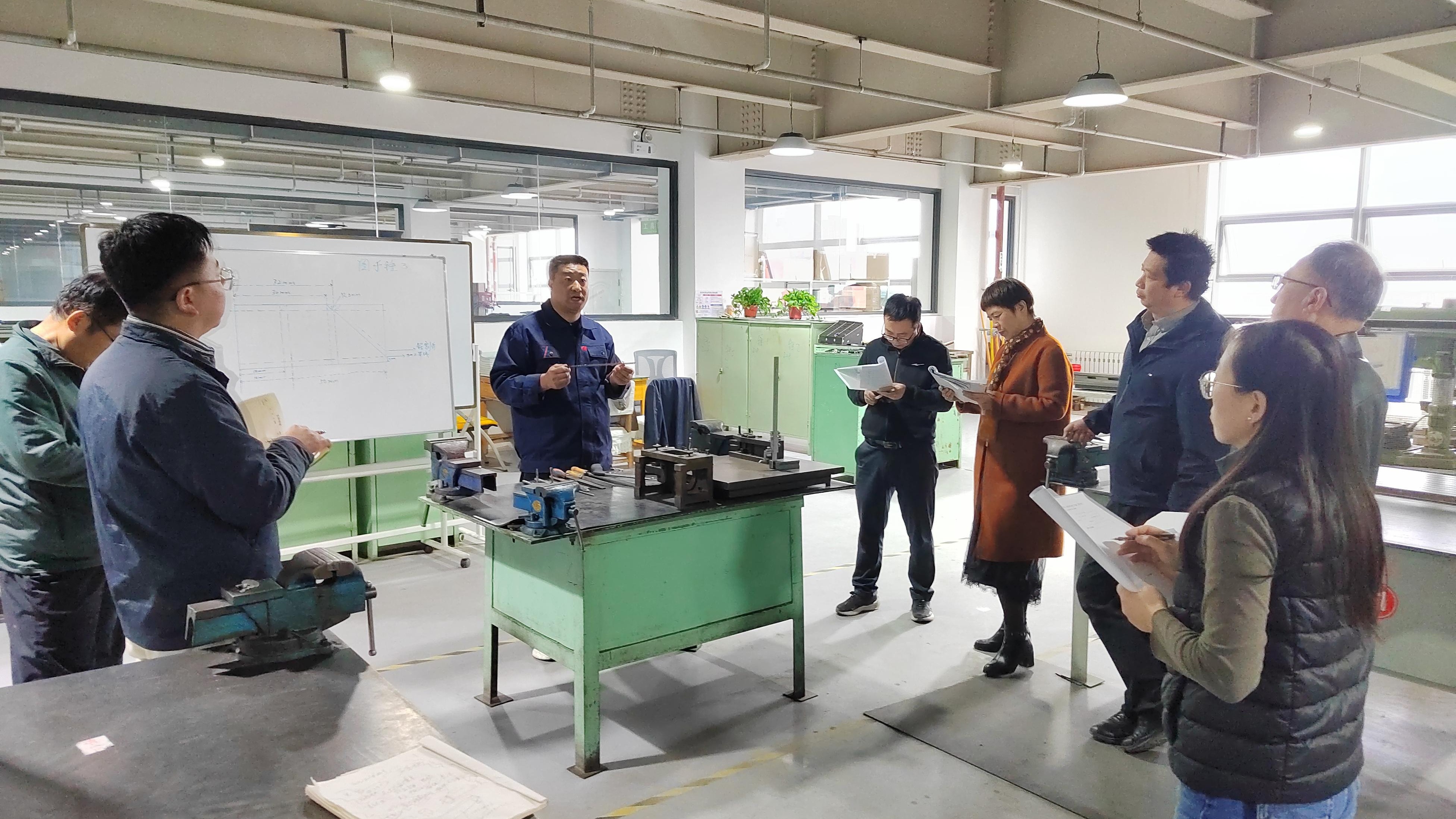 学院开展2025-2026秋季学期教师磨课研讨活动