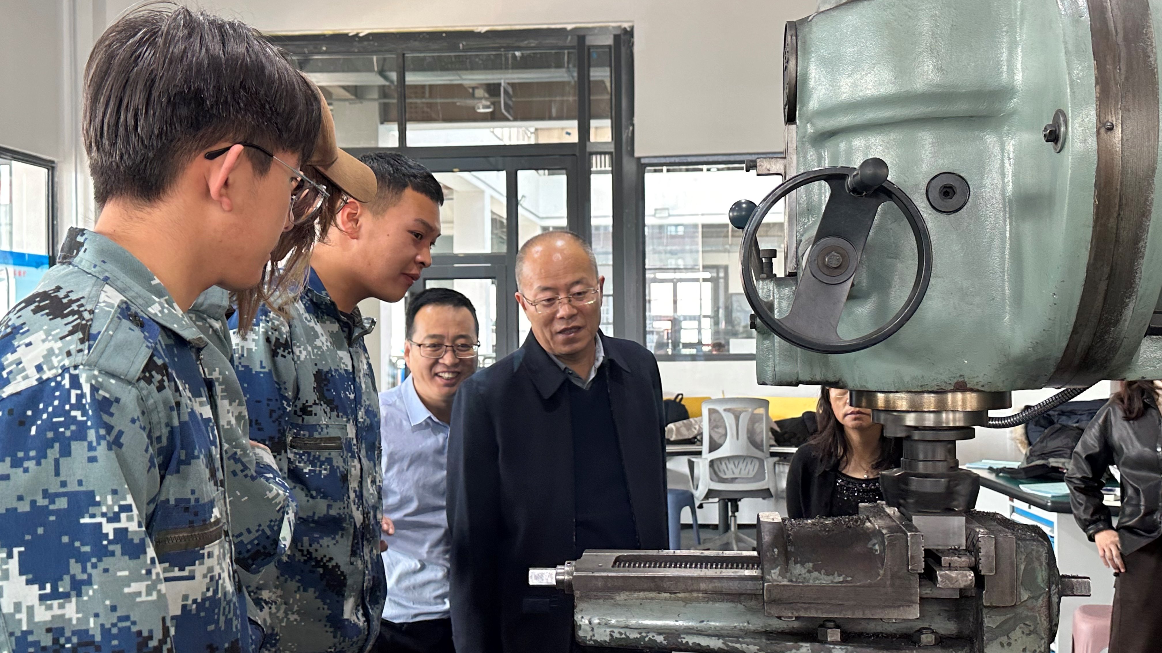 副校长罗均华深入创新创业学院调研